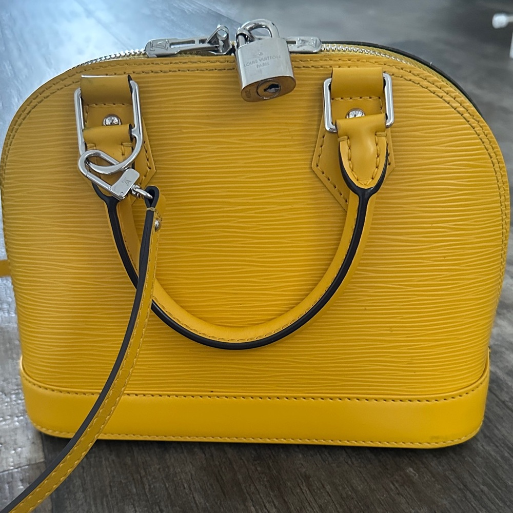 Louis Vuitton Alma BB Bag